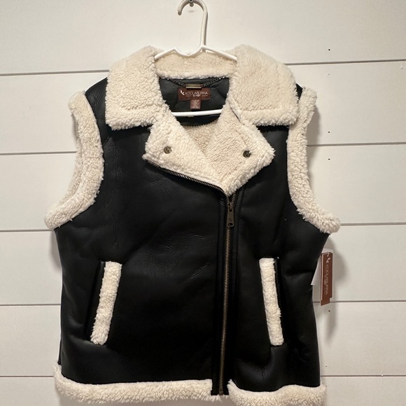 COPY - Koolaburra by UGG Vest Faux Fur - Picture 1 of 4